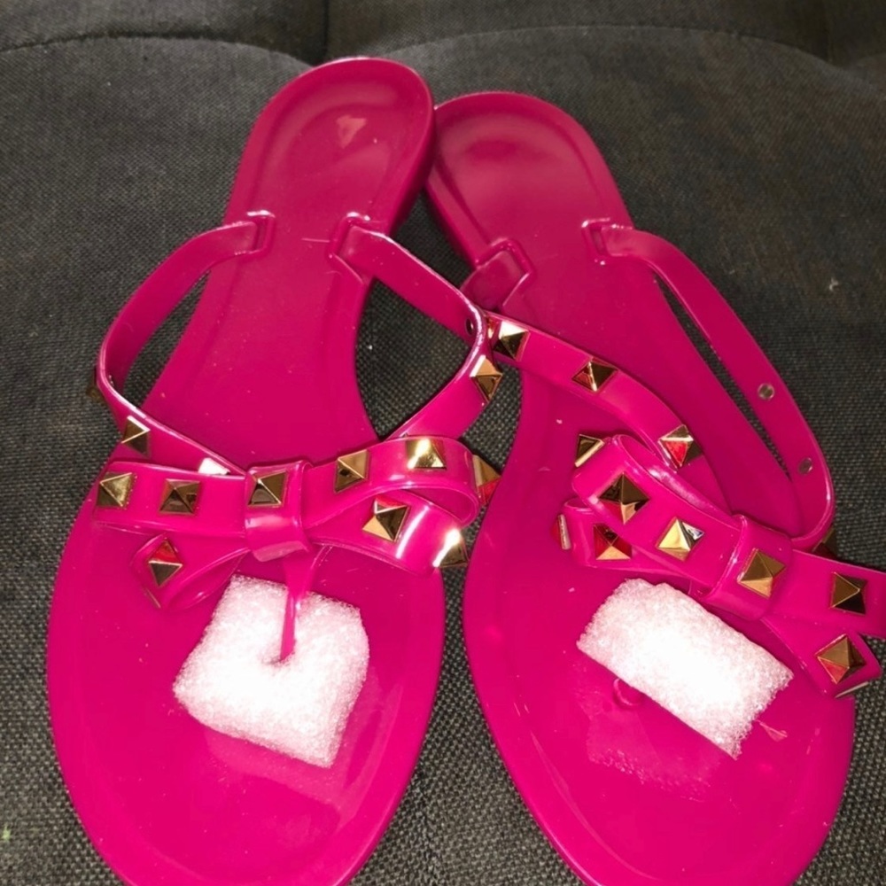 THONG SANDALS